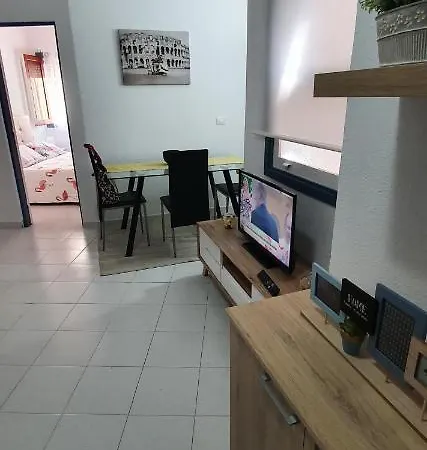 Fabulous 2-bedroom Right On The Of Crstianos Daire Arona (Tenerife)