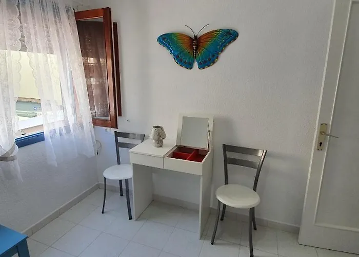 Fabulous 2-bedroom Right On The Of Crstianos * 阿罗纳