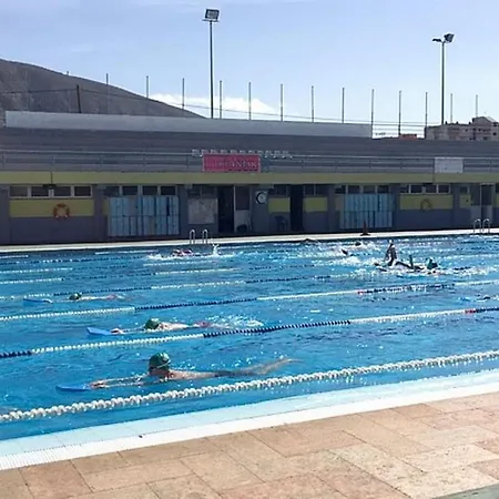 Fabulous 2-bedroom Right On The Of Crstianos Lägenhet