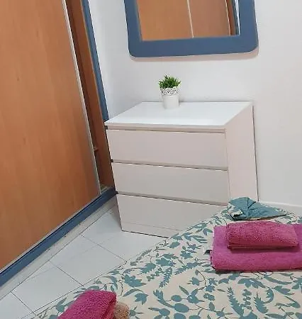 Fabulous 2-bedroom Right On The Of Crstianos Lägenhet