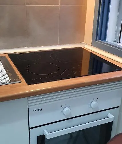 Fabulous 2-bedroom Right On The Of Crstianos Appartamento