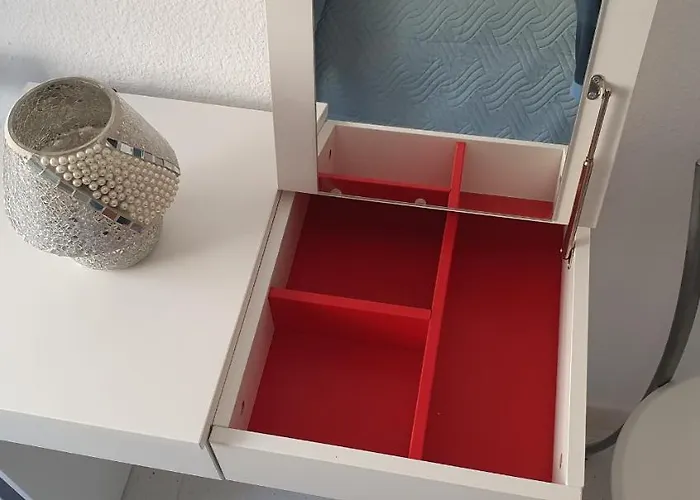 Fabulous 2-bedroom Right On The Of Crstianos Appartamento *