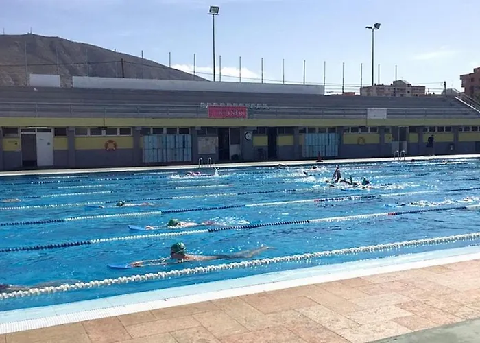 Fabulous 2-bedroom Right On The Of Crstianos Appartamento