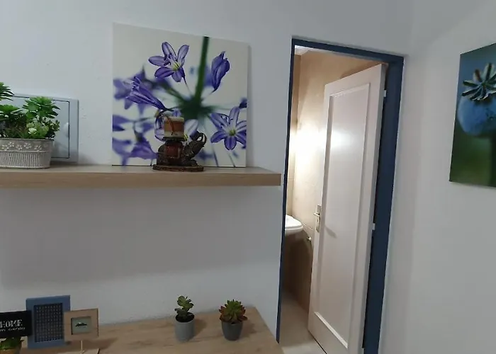 Fabulous 2-bedroom Right On The Of Crstianos Appartement Arona (Tenerife)